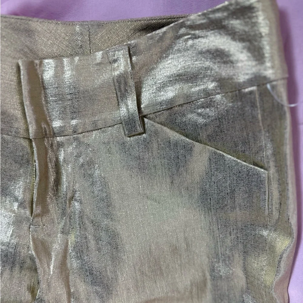 Alice + Olivia shimmery shiny metallic gold linen cotton Bermuda designer shorts